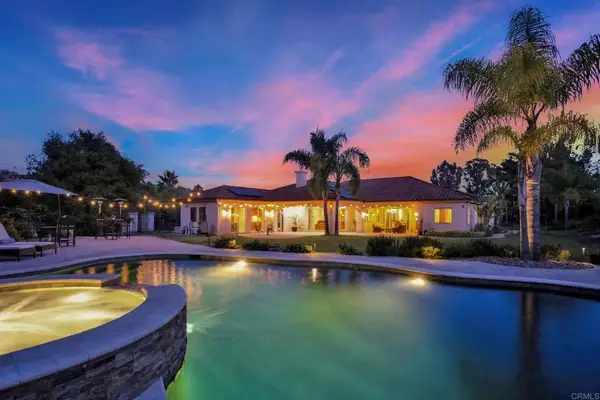 2050 Buena Village Dr, Vista, CA 92084