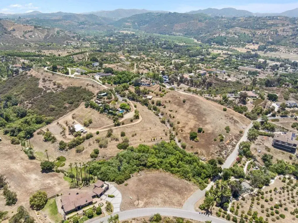 31801 Wrightwood, Bonsall, CA 92003 - Image #1