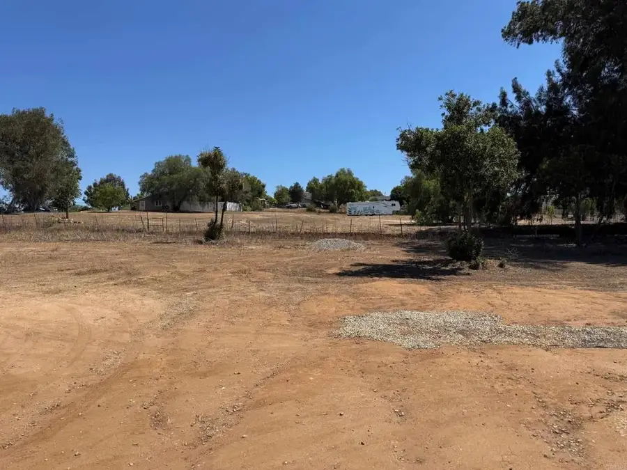 2055 Riviera Dr, Vista, CA 92084 - Image #2