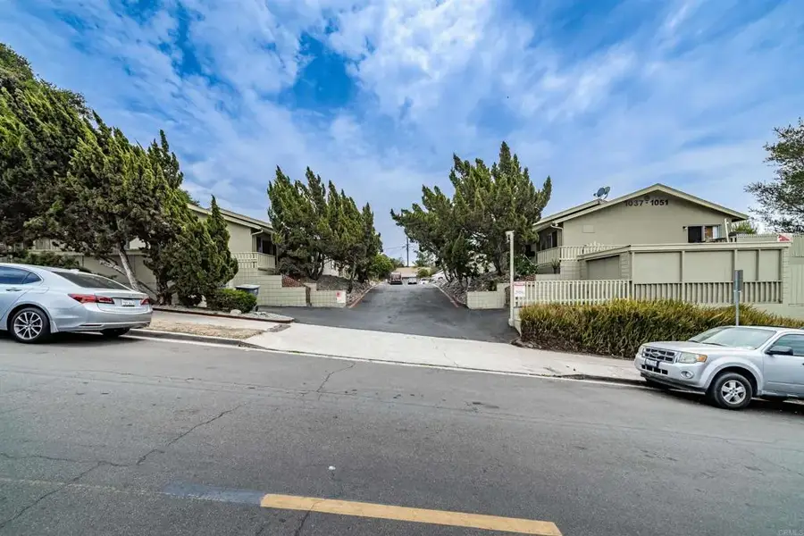 1037 Meadowlake Drive, Vista, CA 92084 - Image #2