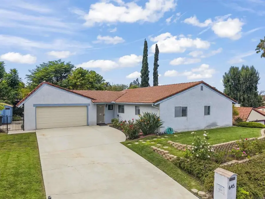 645 Rainbow Place, Escondido, CA 92027 - Image #2