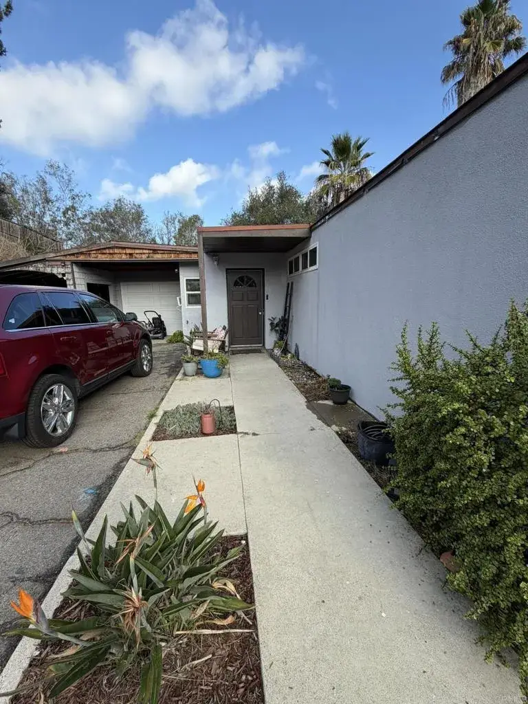 211 Civic Center Drive, Vista, CA 92084 - Image #3