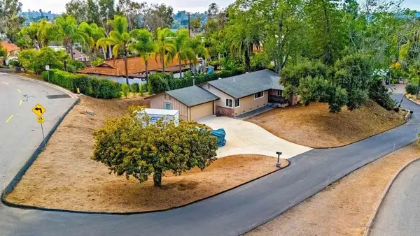 213 Beaumont Drive, Vista, CA 92084