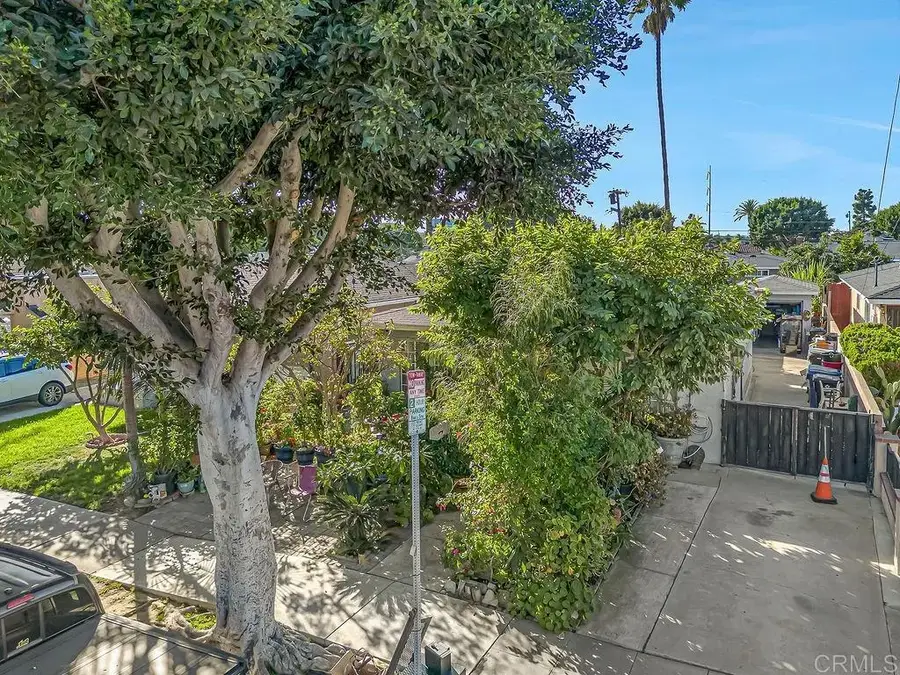 927 S Eucalyptus Ave, Inglewood, CA 90301 - Image #3