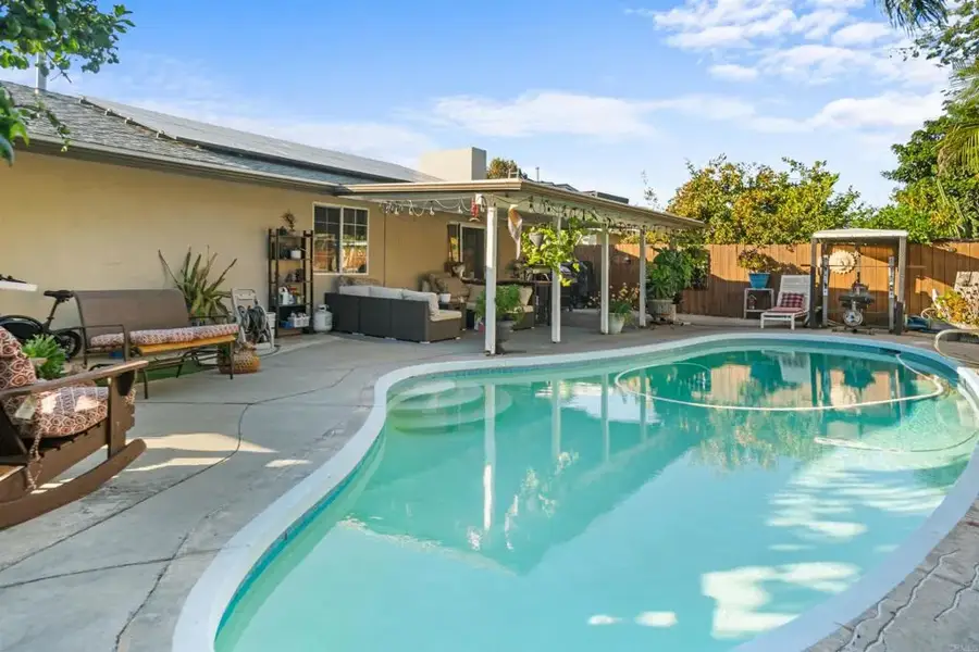 128 Frontier Ln, Oceanside, CA 92054 - Image #2