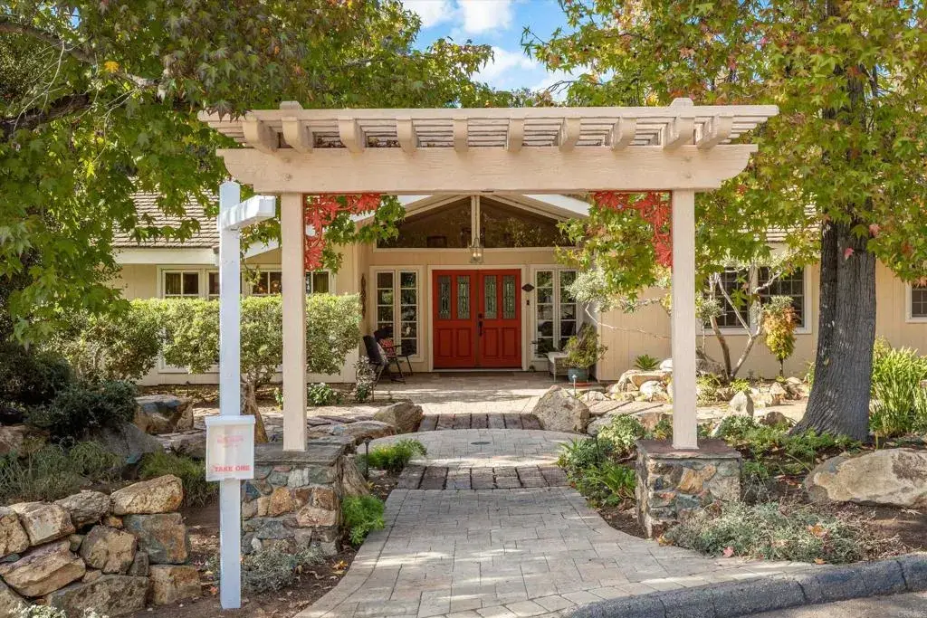 1285 Hidden Oaks Trail, Vista, CA 92084 - Image #1