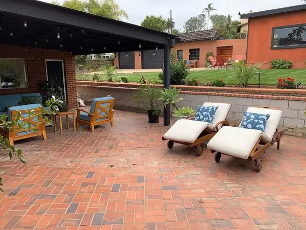 215 N Vulcan Drive, Encinitas, CA 92024