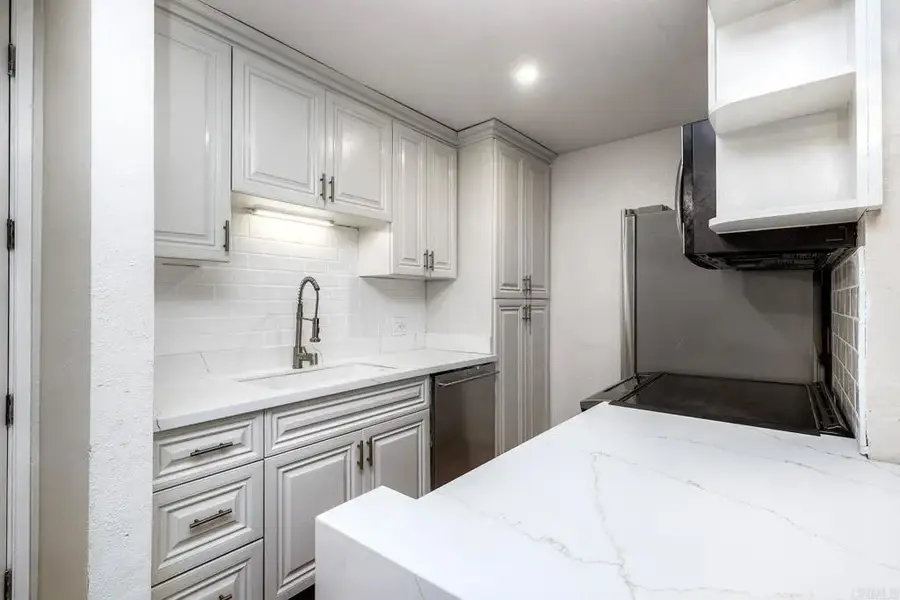 6406 Friars Road, San Diego, CA 92108 - Image #2