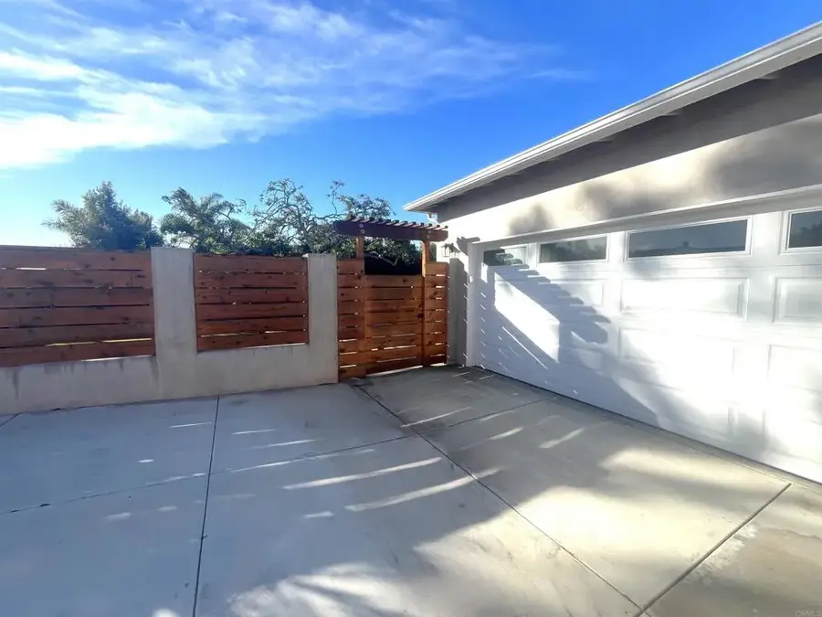 804 Clark Avenue, Encinitas, CA 92024 - Image #2
