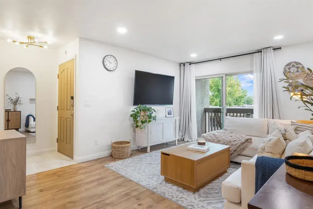 432 Edgehill Lane #74, Oceanside, CA 92054 - Image #1