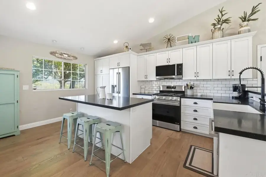 13638 W Oak Glen Road, Valley Center, CA 92082 - Image #2