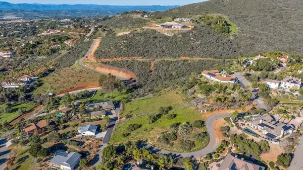 Camino Culebra, Vista, CA 92084