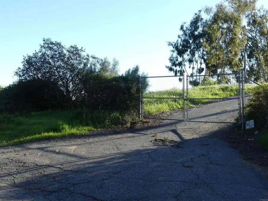 725 Yucca, Fallbrook, CA 92028 - Image #2