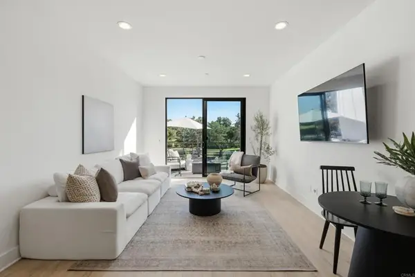 1107 Catania Court #203, Encinitas, CA 92024