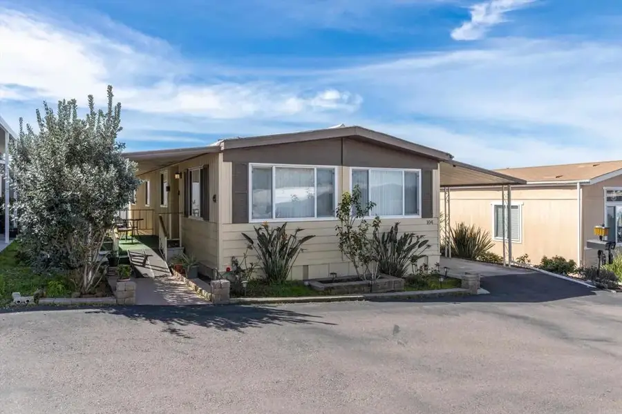 718 Sycamore #104, Vista, CA 92083 - #3