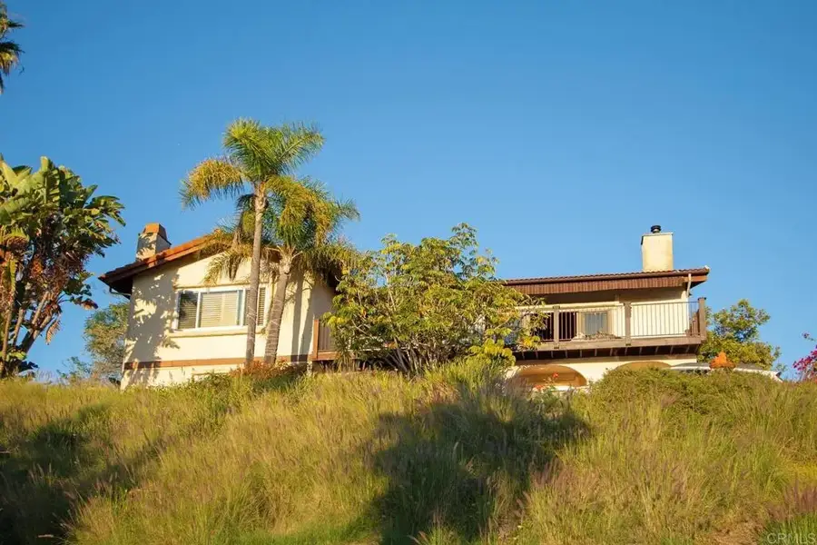 1330 Sugarbush Drive, Vista, CA 92084 - #2