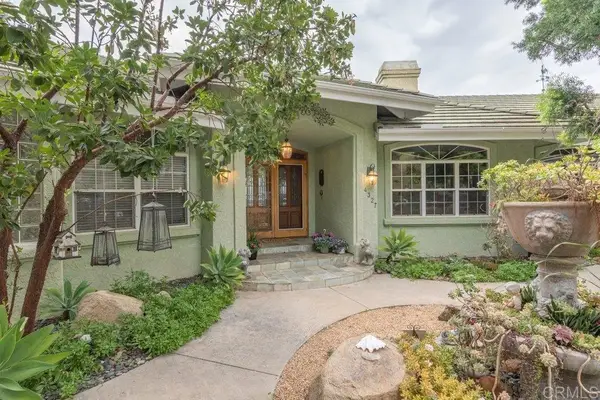 4327 Hollyhill Road, Vista, CA 92084