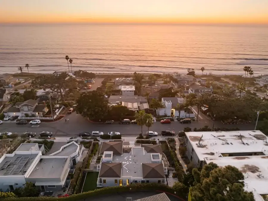 611 Stratford Ct, Del Mar, CA 92014 - #2