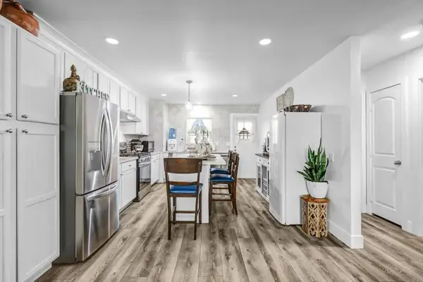 2012 E Mission Avenue #6, Escondido, CA 92027
