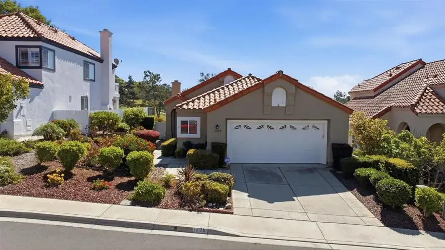 1428 Portofino Drive, Vista, CA 92081 - #3