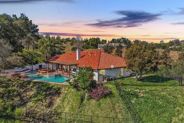 707 S Live Oak Park Road, Fallbrook, CA 92028