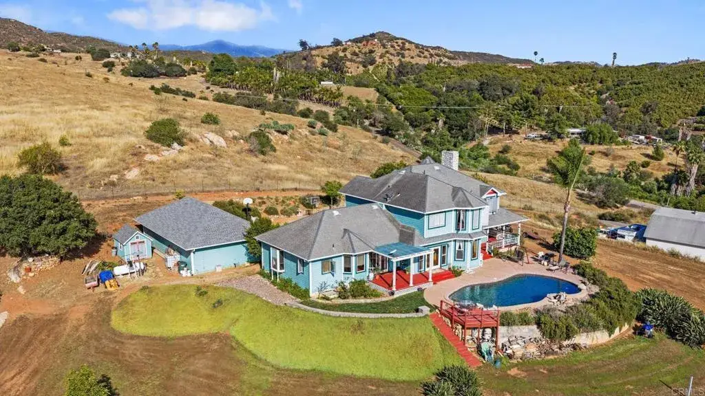 11060 San Luis Rey Dr, Valley Center, CA 92082 - #1