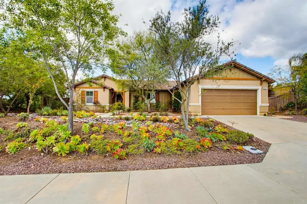 352 Tom Mcguinness Jr Circle, Fallbrook, CA 92028 - #1