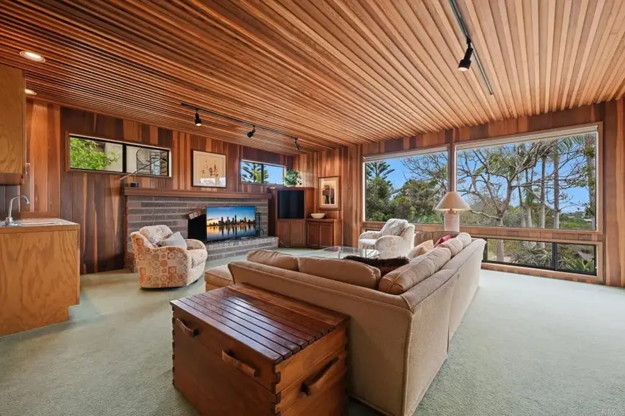 1042 Hymettus Avenue, Encinitas, CA 92024 - #2