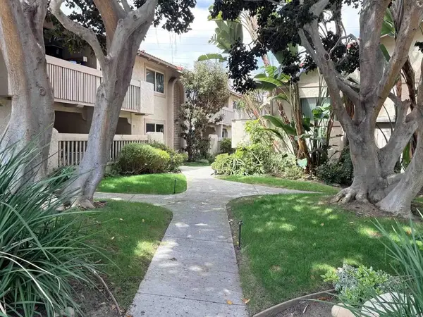 2352 Altisma Way #9, Carlsbad, CA 92009