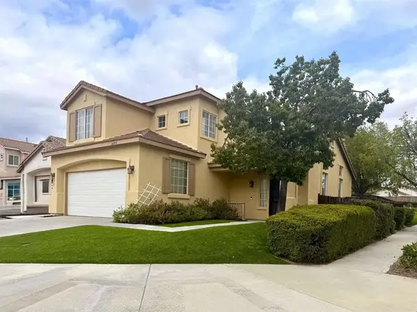 24798 Oakhurst Court, Murrieta, CA 92563