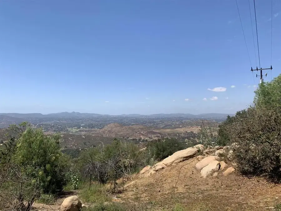 19519 Camino Del Aguila, Escondido, CA 92025 - #2