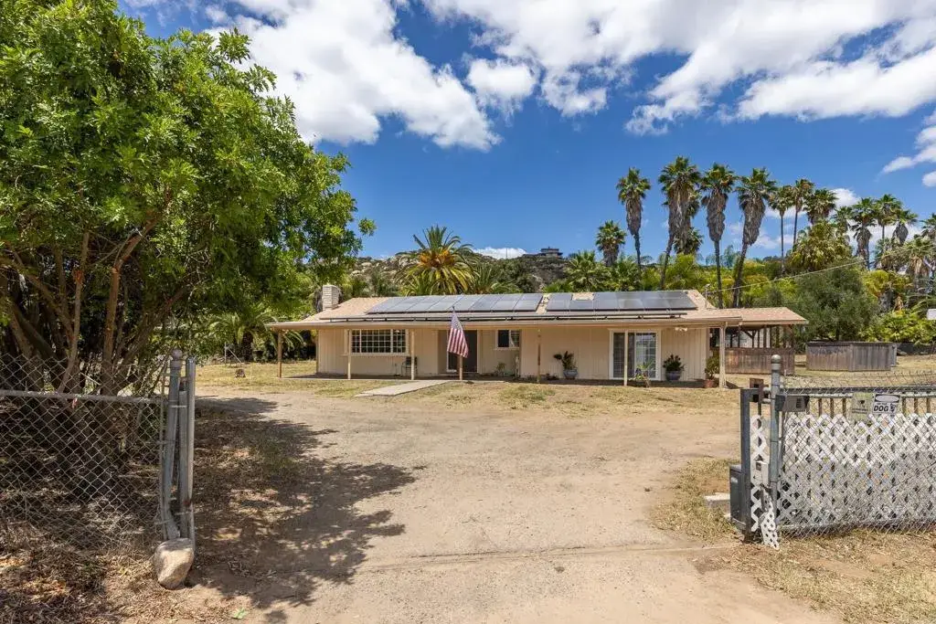 911 Davis Street, Ramona, CA 92065 - #1