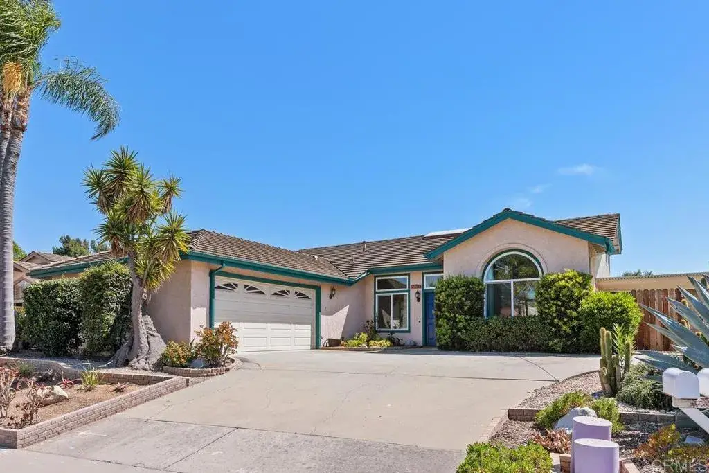 1713 W Country Club Lane, Escondido, CA 92026 - #1