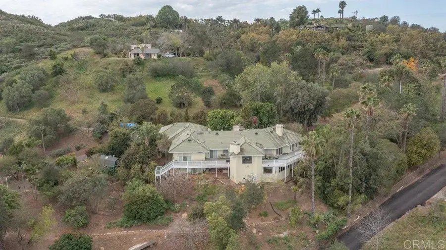 4327 Hollyhill Road, Vista, CA 92084 - #2