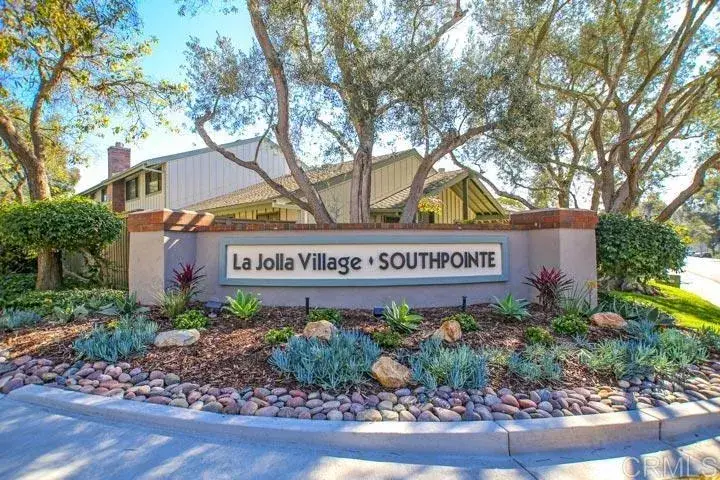 8210 Caminito Modena, La Jolla, CA 92037 - #2
