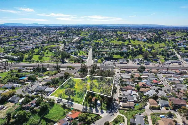701 66th, San Diego, CA 92114