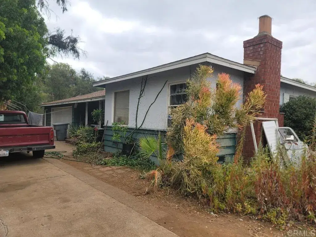 1619 Foothll Dr., Vista, CA 92084 - #1