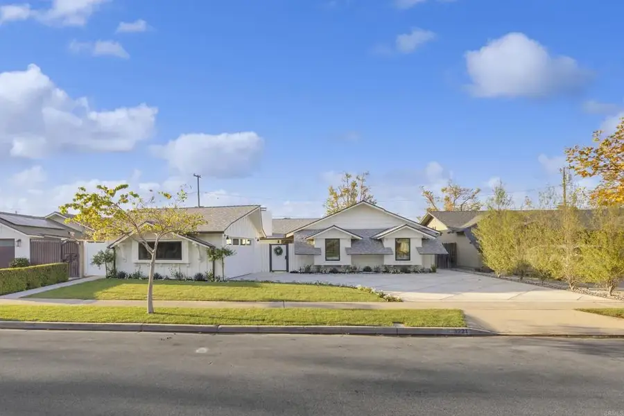 3221 Kempton Drive, Los Alamitos, CA 90720 - #3