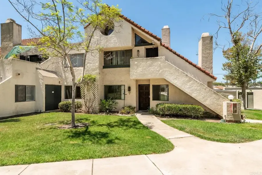 321 N Melrose #C, Vista, CA 92083 - #3