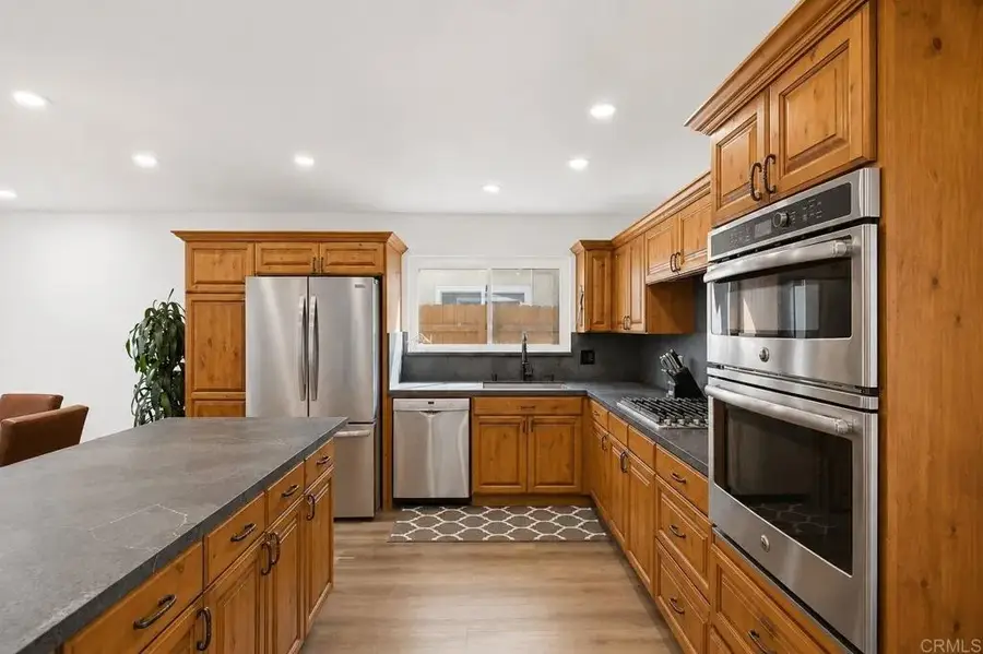 1682 E Washington Avenue, Escondido, CA 92027 - #3