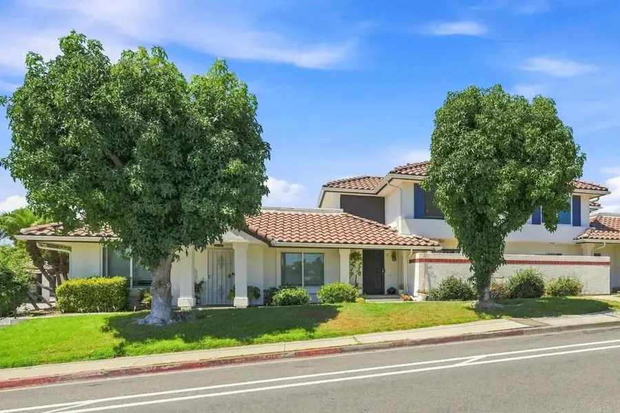 320 Grapevine Rd #2, Vista, CA 92083 - #2