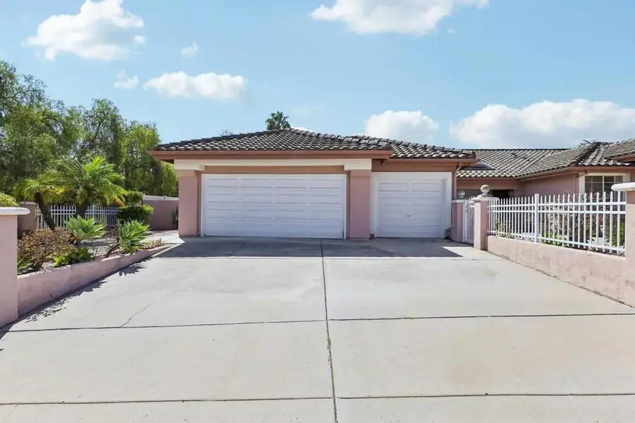 638 Cantara Lane, Vista, CA 92081 - #2
