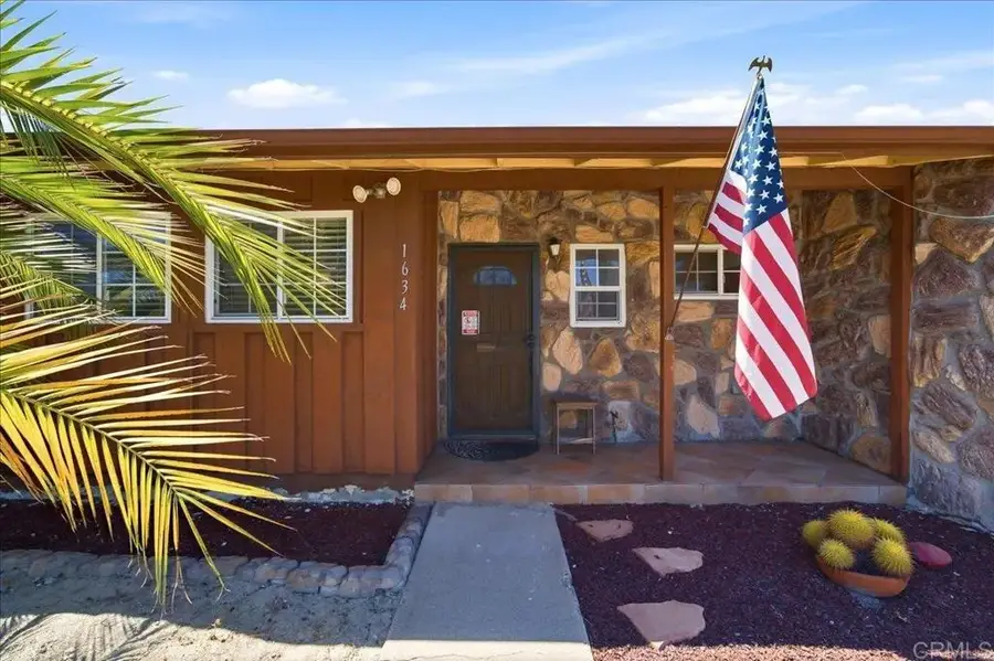 1634 Rush Avenue, Vista, CA 92084 - #2