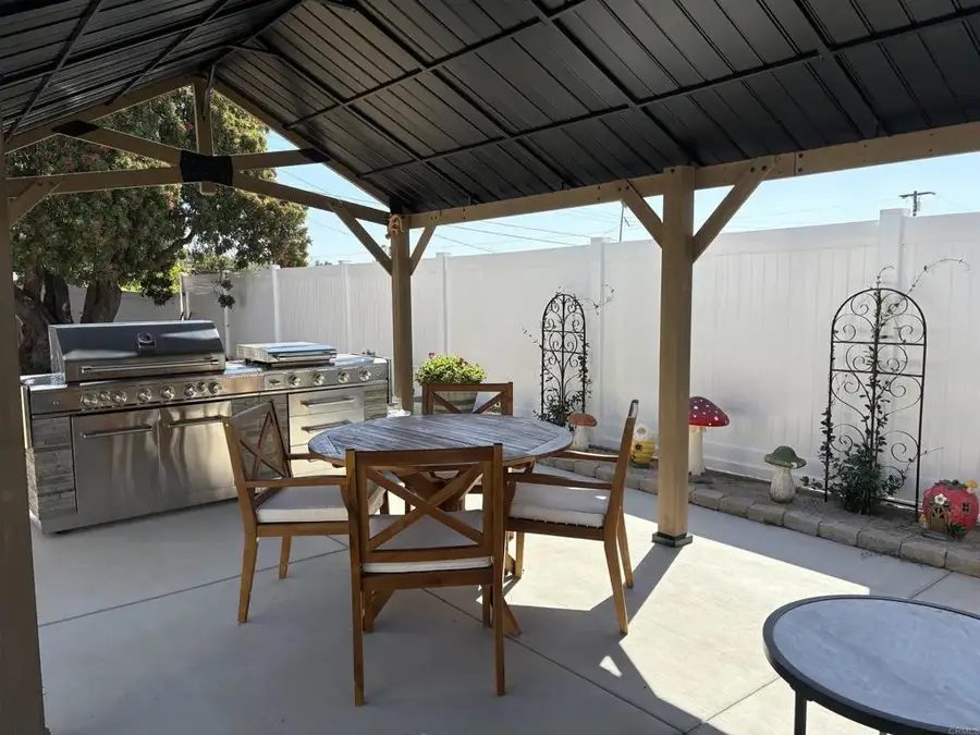 946 Rose, Vista, CA 92083 - #2