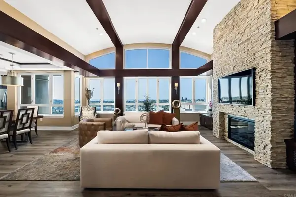 3890 Nobel Drive #2102, San Diego, CA 92122