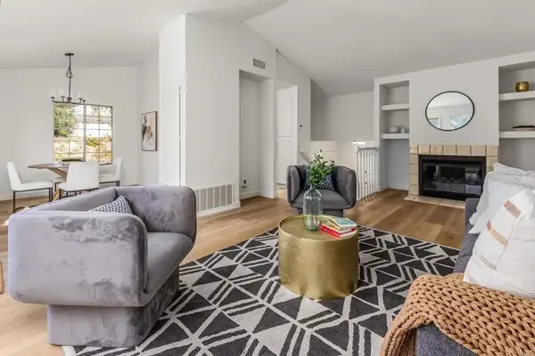 2035 Mountain Vista Way, Oceanside, CA 92054