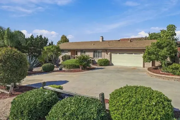 817 Crescent Drive, Vista, CA 92084