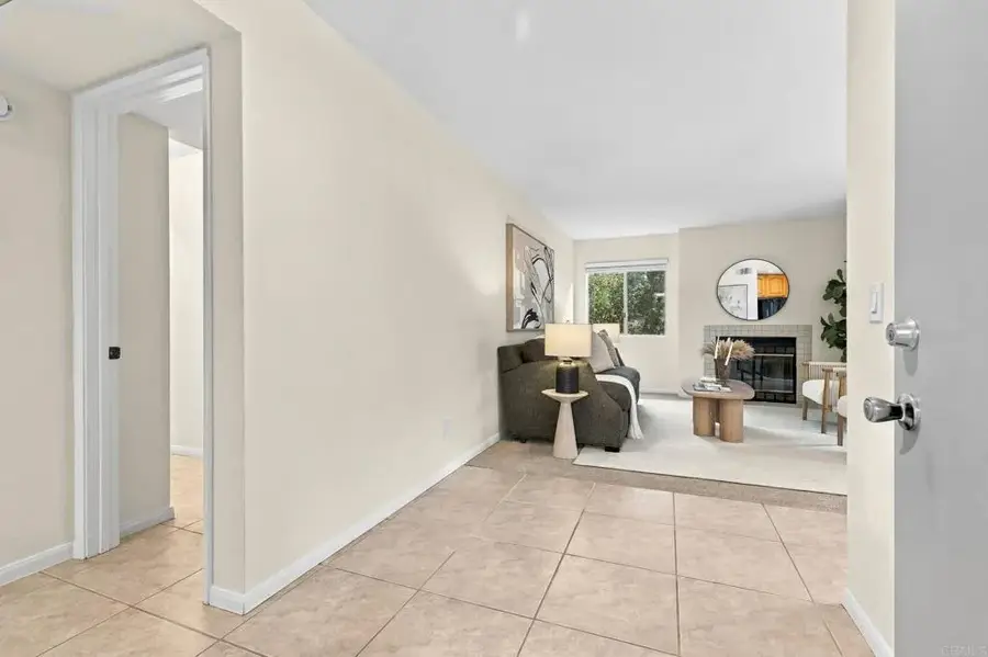11215 Avenida De Los Lobos #B, San Diego, CA 92127 - #3
