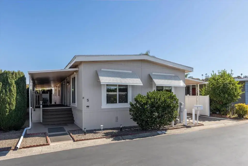1010 E Bobier #5, Vista, CA 92084 - #1