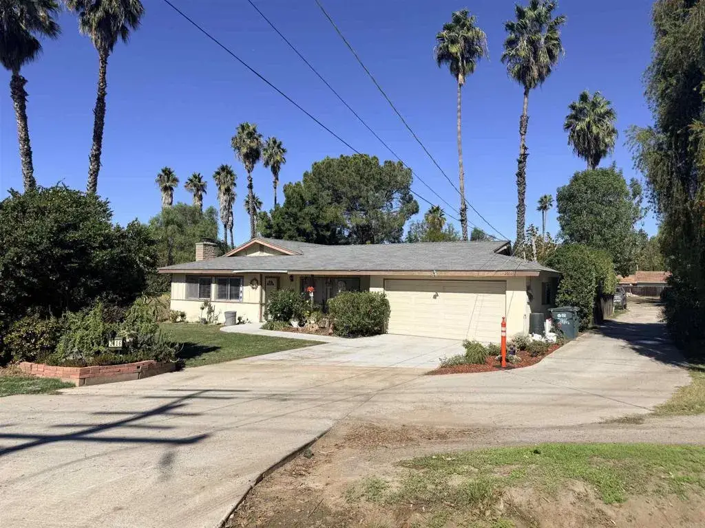 2016 Avenida Del Diablo, Escondido, CA 92029 - #1